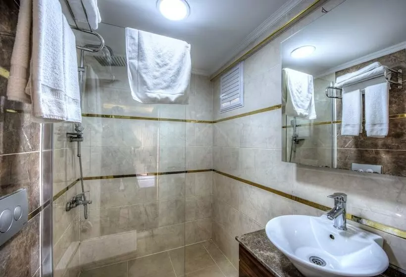 Madi Otel Izmir
