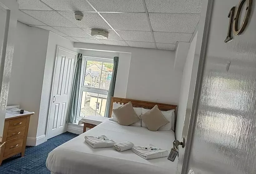 ペンション Cardigan And Celtic Bay Guest House