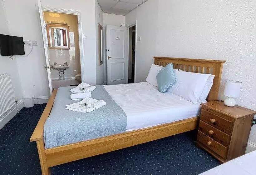 ペンション Cardigan And Celtic Bay Guest House