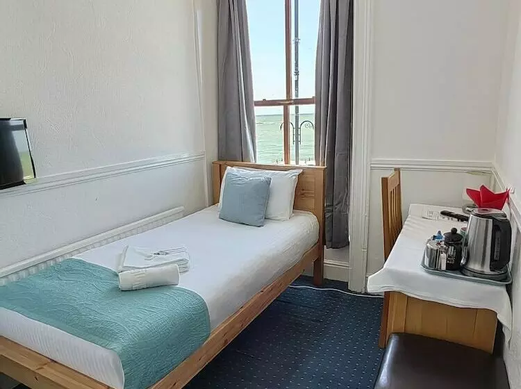 ペンション Cardigan And Celtic Bay Guest House