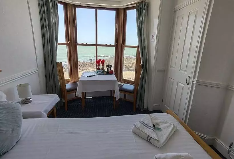 ペンション Cardigan And Celtic Bay Guest House