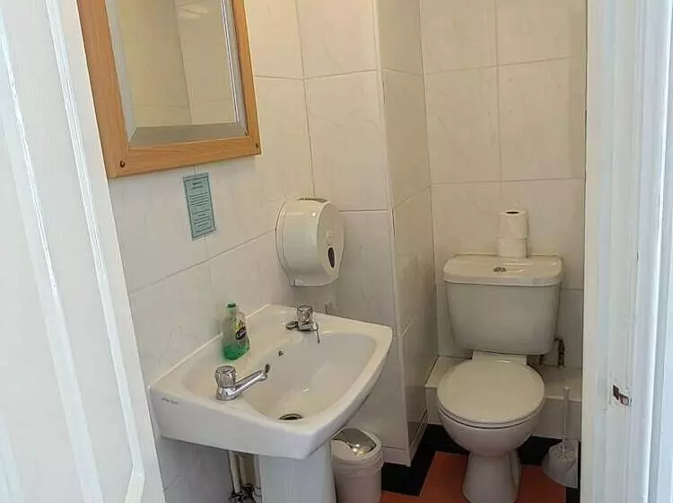 ペンション Cardigan And Celtic Bay Guest House