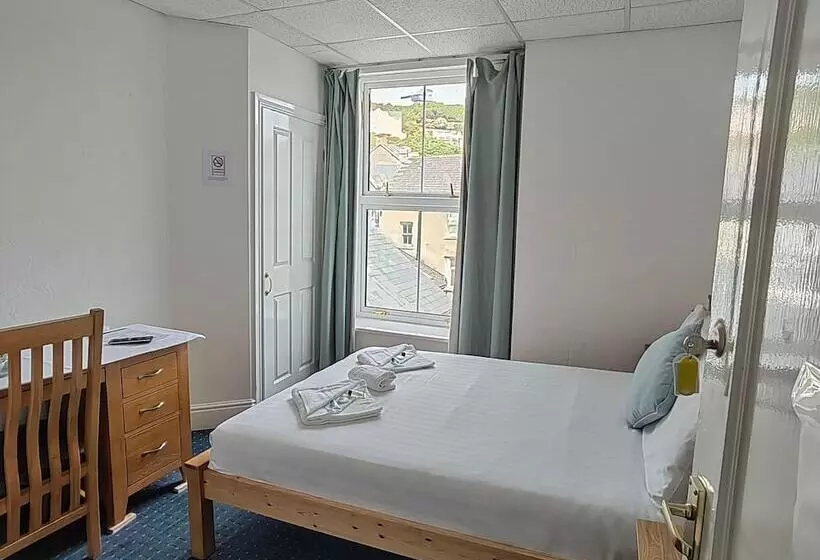 ペンション Cardigan And Celtic Bay Guest House