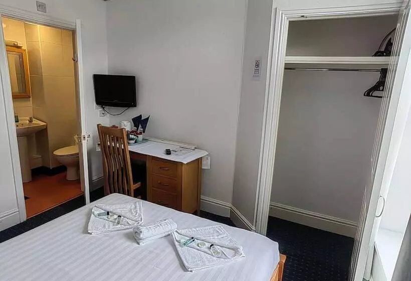 ペンション Cardigan And Celtic Bay Guest House