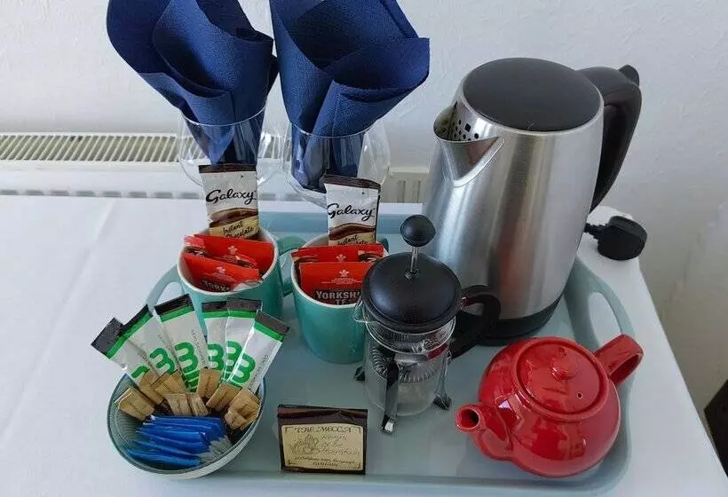 ペンション Cardigan And Celtic Bay Guest House