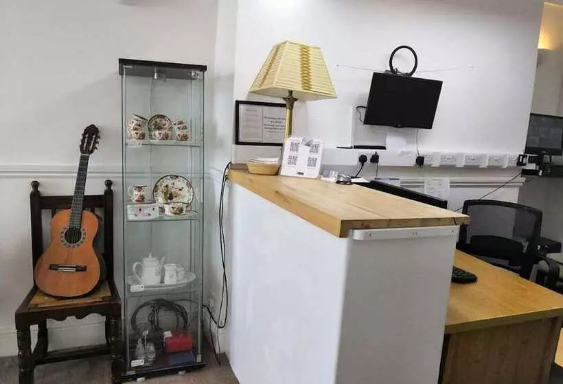 ペンション Cardigan And Celtic Bay Guest House