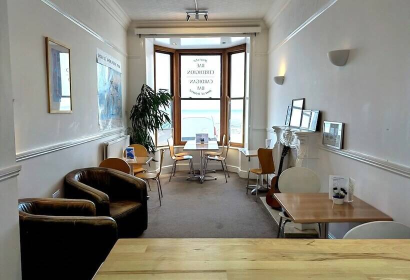 ペンション Cardigan And Celtic Bay Guest House