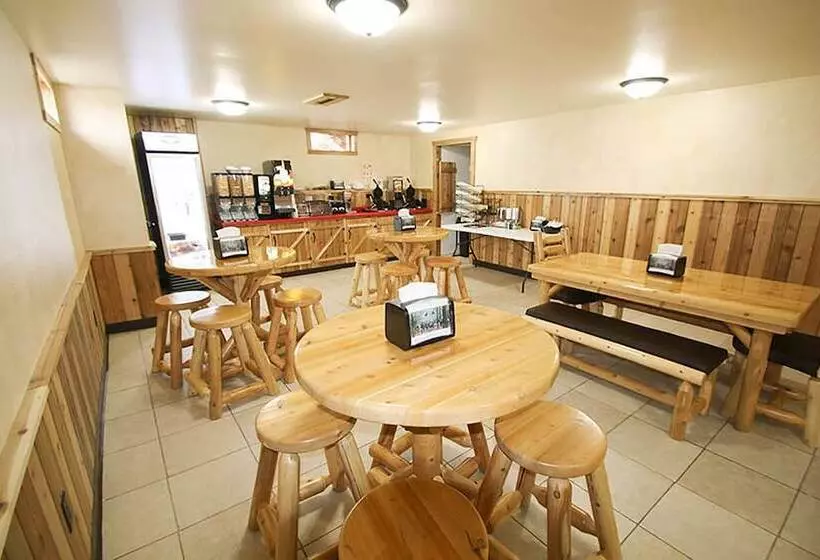 Woodside Dells Hotel & Suites