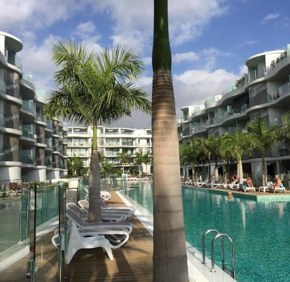 Aqua Luxury Suites Los Cristianos