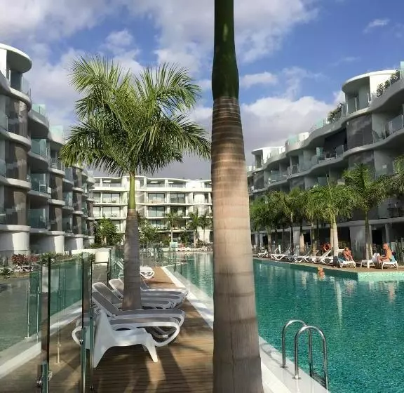 Aqua Luxury Suites Los Cristianos