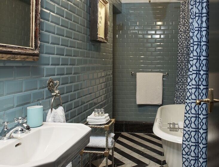 تختخواب و صبحانه Triana House