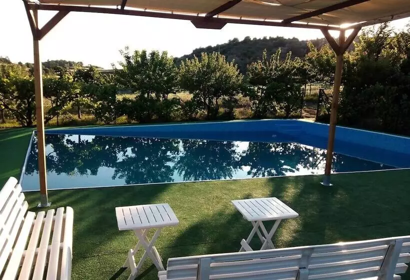 Cabañas De San Bartolome