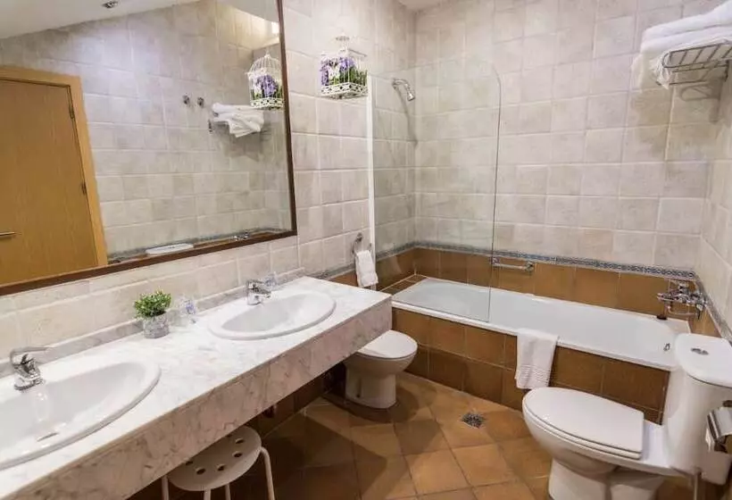 مسافرخانه Antika Snoga