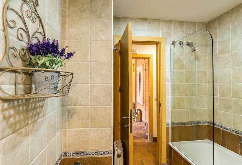 فندق فئة نجمة واحدة Antika Snoga