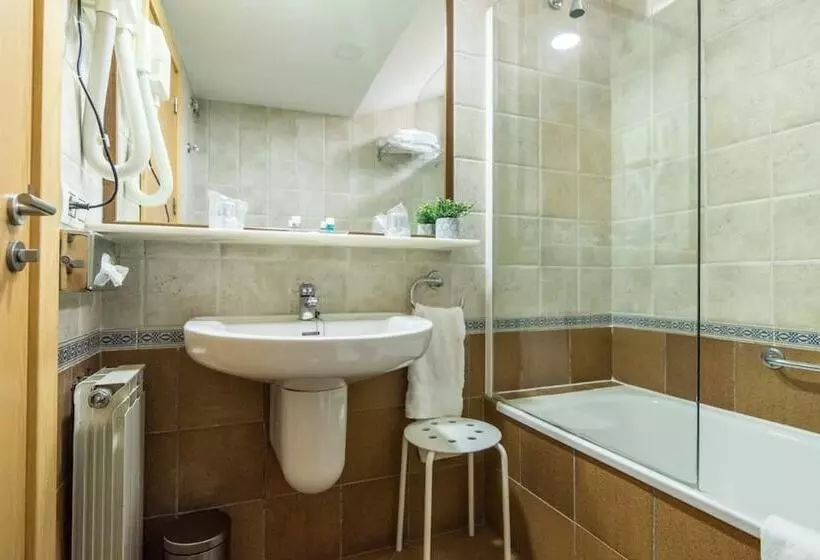 مسافرخانه Antika Snoga