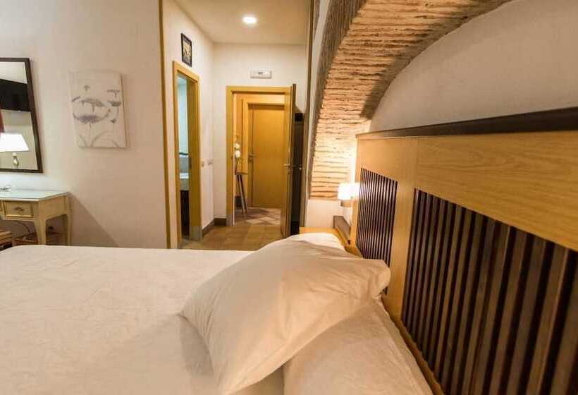 فندق فئة نجمة واحدة Antika Snoga