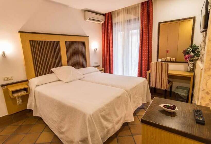 فندق فئة نجمة واحدة Antika Snoga