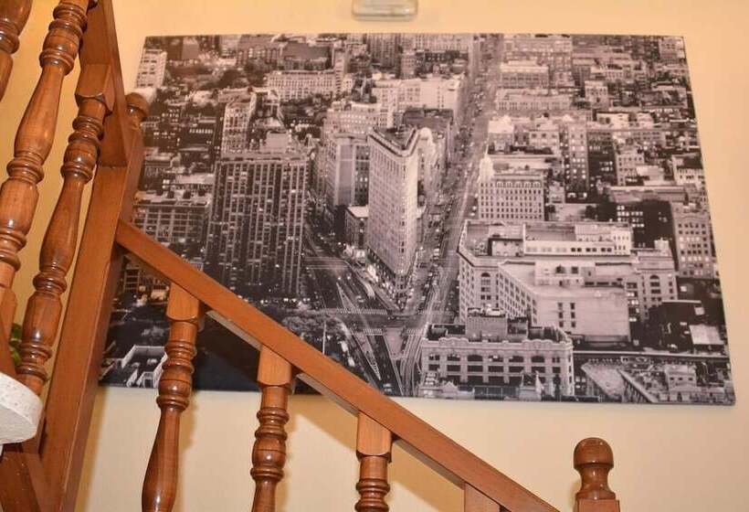 Hostal Gastrobar Carmelo