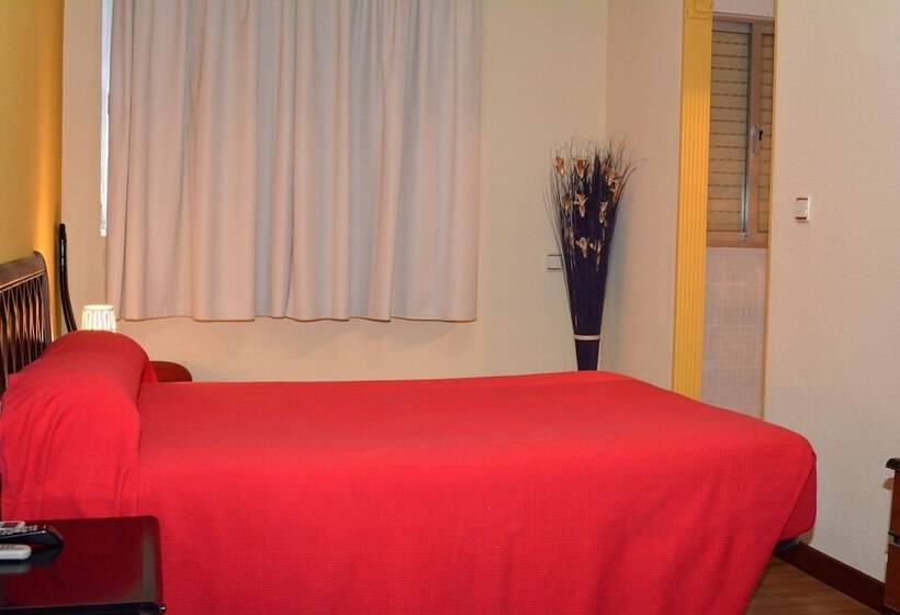 Hostal Gastrobar Carmelo