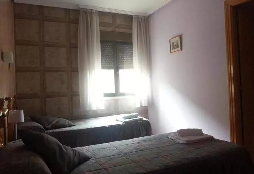 Hostal La Collada De Aralla