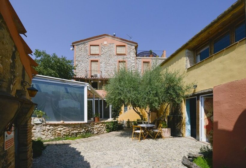 Отель Les Vinyes Alojamiento Rural Boutique & Spa