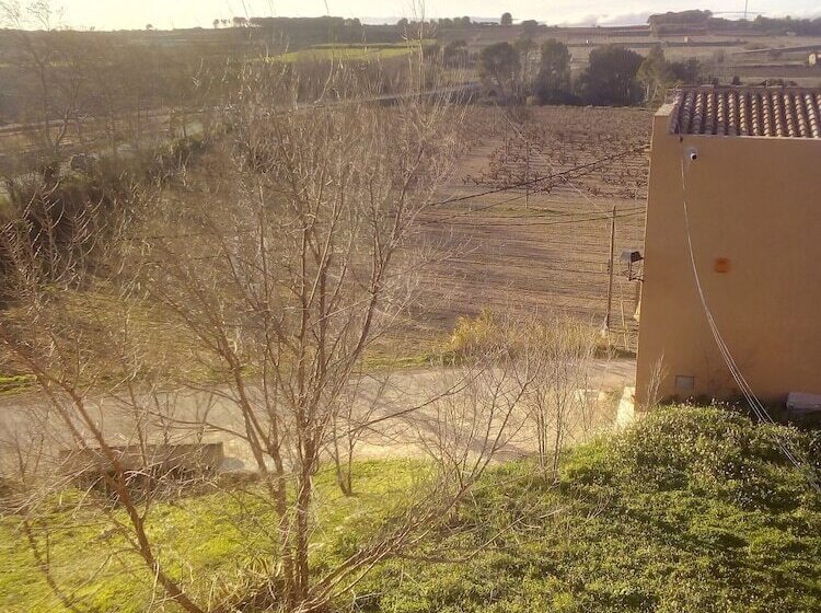 Отель Les Vinyes Alojamiento Rural Boutique & Spa