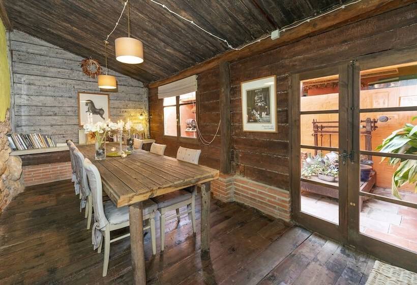 Отель Les Vinyes Alojamiento Rural Boutique & Spa