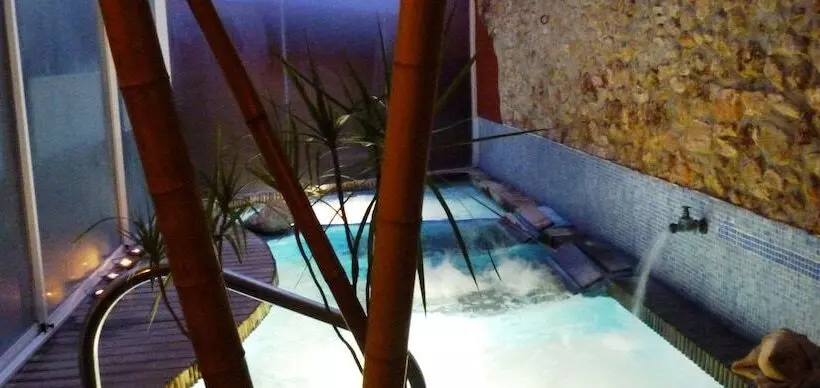 Hotelli Les Vinyes Alojamiento Rural Boutique & Spa