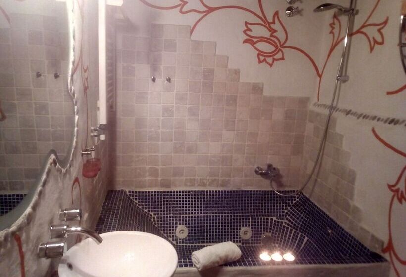 Отель Les Vinyes Alojamiento Rural Boutique & Spa