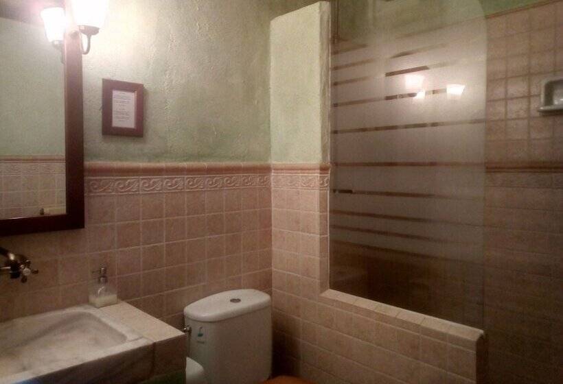 Отель Les Vinyes Alojamiento Rural Boutique & Spa