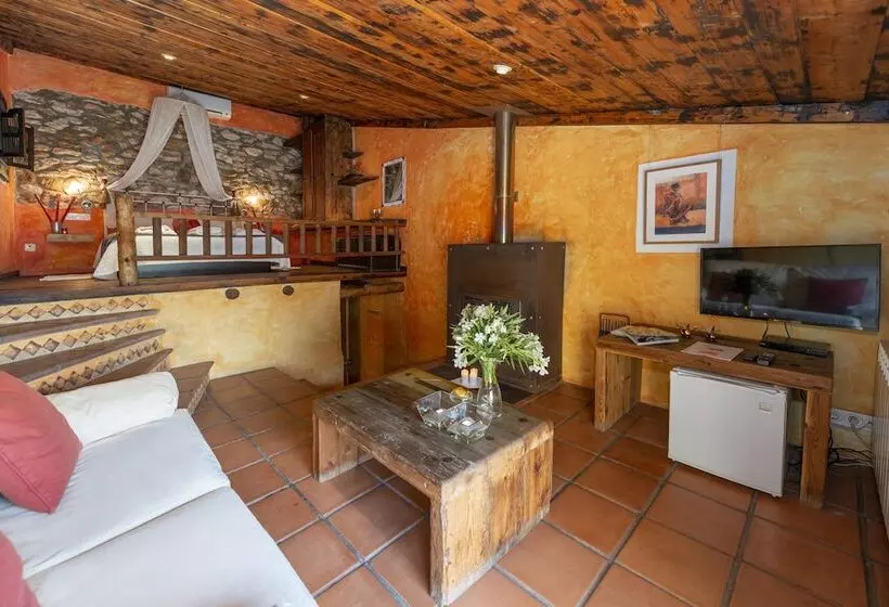 Hotelli Les Vinyes Alojamiento Rural Boutique & Spa