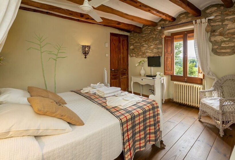 Отель Les Vinyes Alojamiento Rural Boutique & Spa