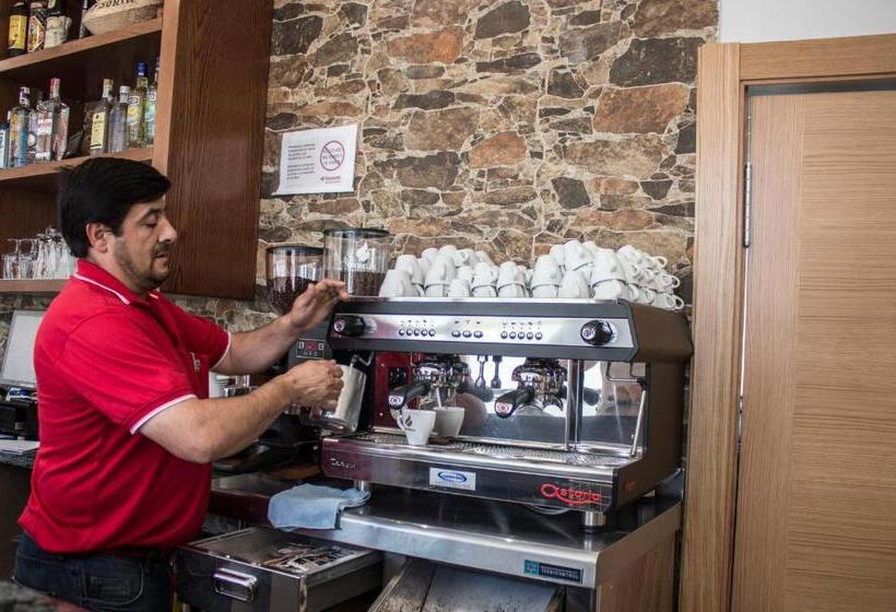 هتل O Vendaval Hostal Restaurante