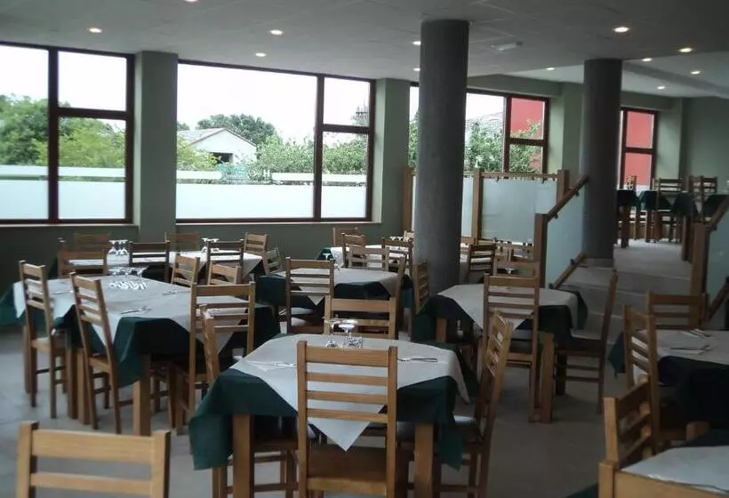 Hotelli O Vendaval Hostal Restaurante