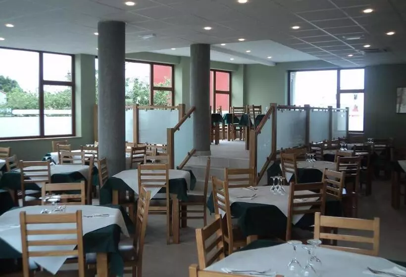 Hotelli O Vendaval Hostal Restaurante