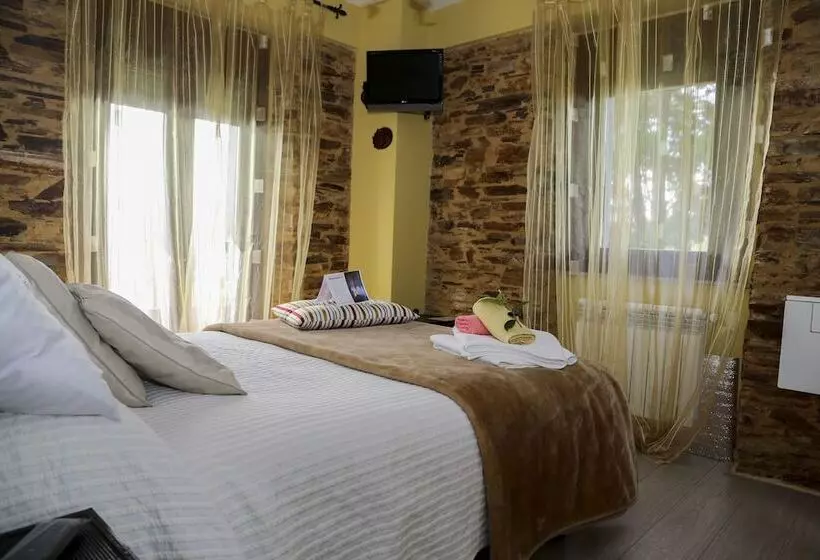 ベッドアンドブレックファースト Pensión Rústica A Lume Manso