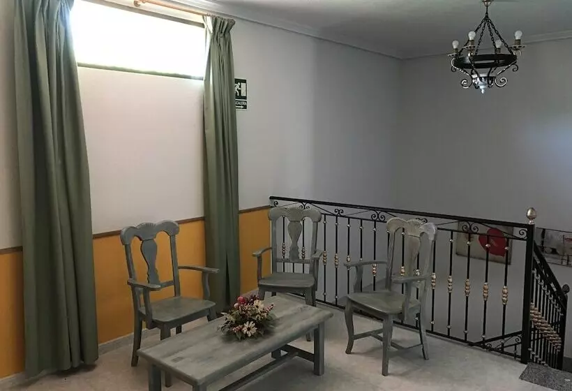 Hotelli Complejo Turistico Baños Del Robledillo