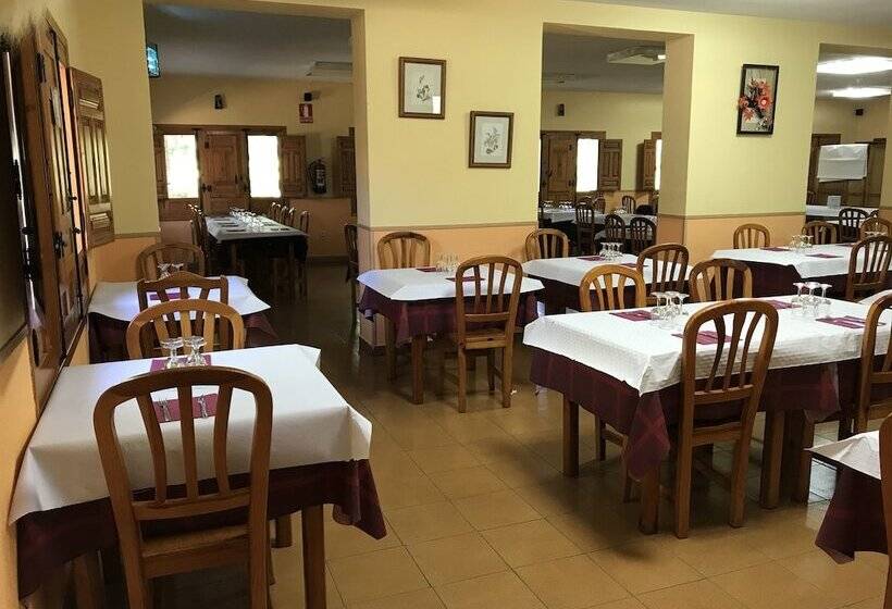 ホテル Complejo Turistico Baños Del Robledillo