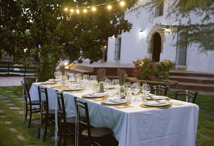 هتل روستایی Masia Can Canyes & Spa