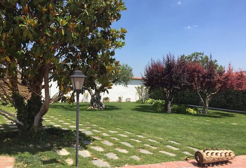 هتل روستایی Masia Can Canyes & Spa