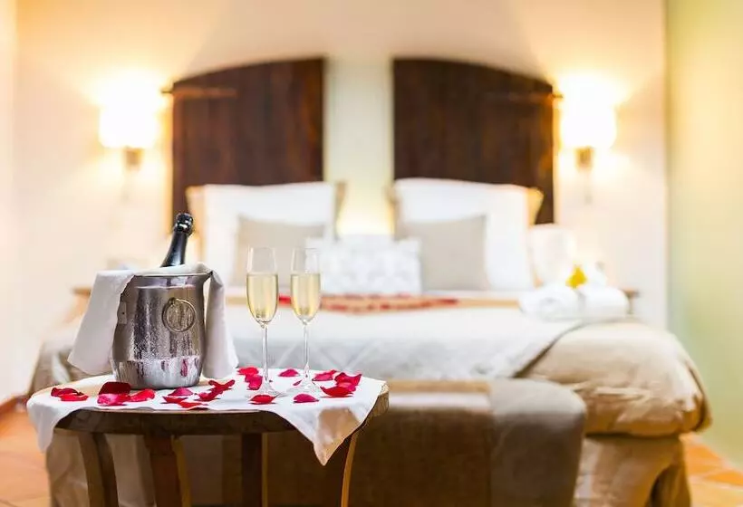 Maaseutuhotelli Masia Can Canyes & Spa