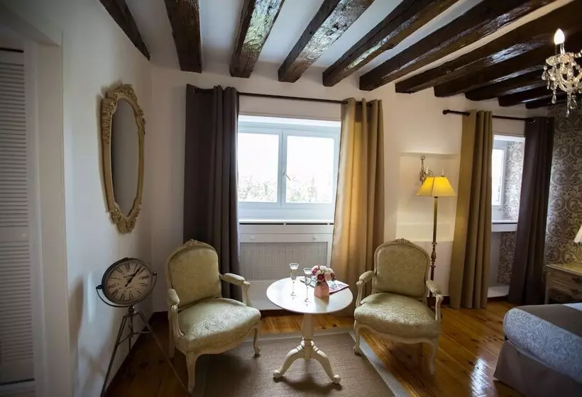Oriente Palace Apartments