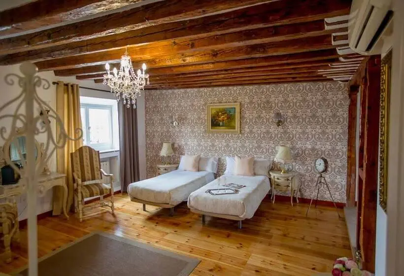 Oriente Palace Apartments