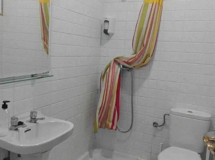 פנסיון Rua Do Medio