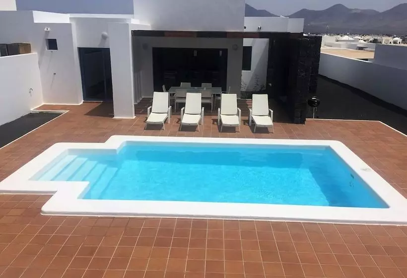 Villa Aroa
