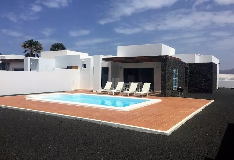 Villa Aroa