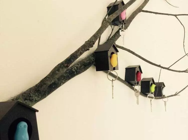 تختخواب و صبحانه Stick Bnb