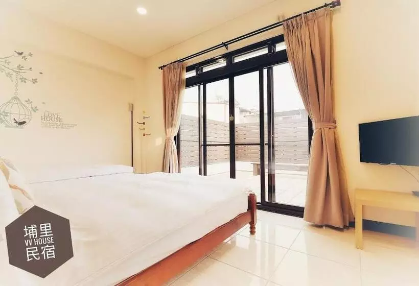 تختخواب و صبحانه Vv House