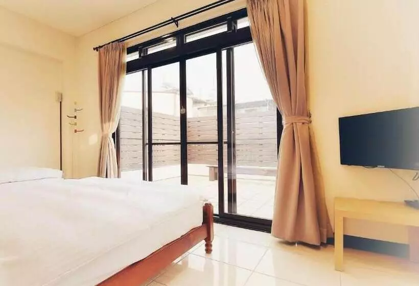 تختخواب و صبحانه Vv House