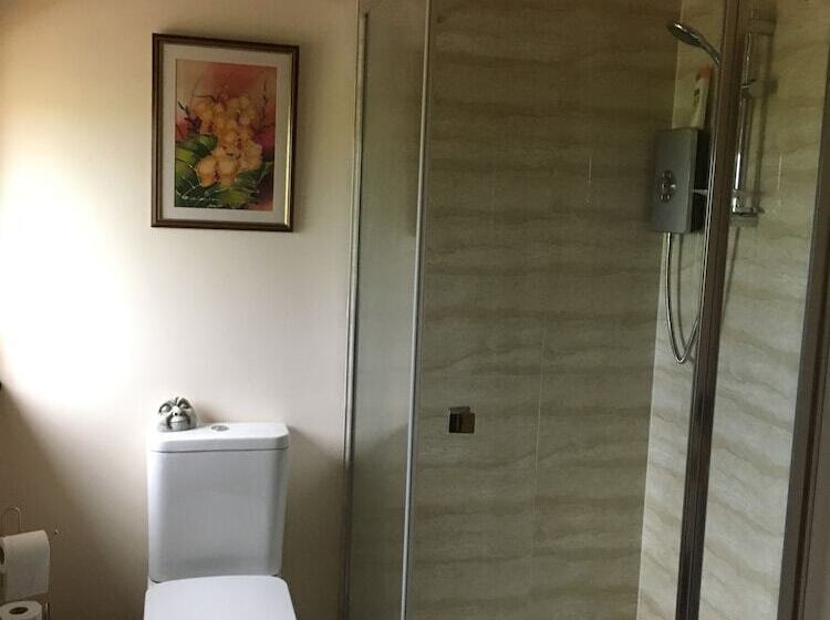 East Wayside Bed & Breakfast